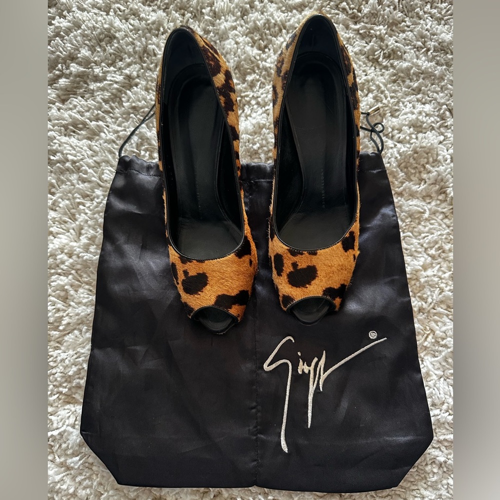 Giuseppe Zanotti leopard high heeled peep toe pumps